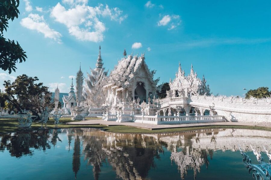 Chiang Mai: Chiang Rai Temples & Black House Discovery Tour - Mae Kachan Hot Spring: a short leg-stretch