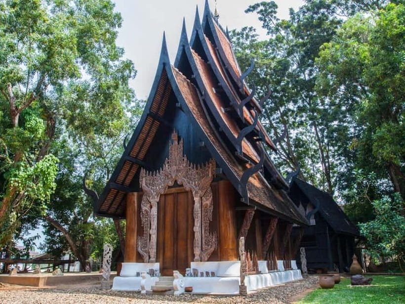 Chiang Mai: Chiang Rai White, Blue & Black Temples Day Tour - What the van ride is really like
