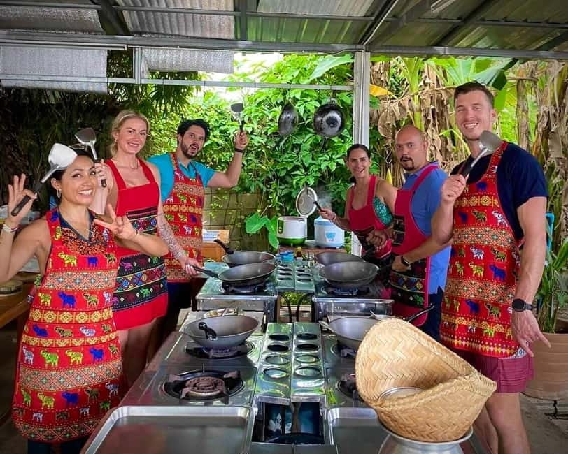 Chiang Mai: Cooking Class, Market & Thai Herbs Garden Tour - Choosing your Thai dishes