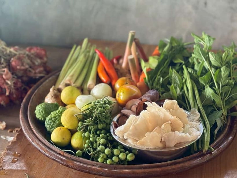 Chiang Mai: Cooking Class with Market and Pickup - Choosing between soups, stir-fries, and curries