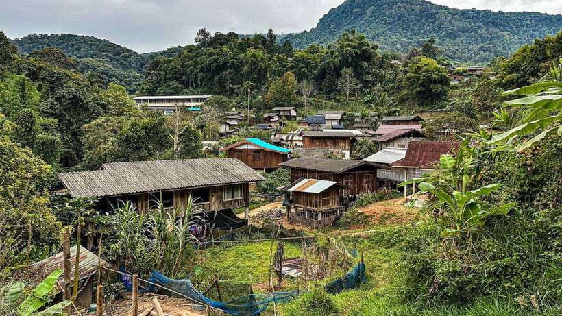 Chiang Mai: Doi Inthanon National Park and Pha Dok Siew Trek - The morning ride, coffee, and first mountain stops