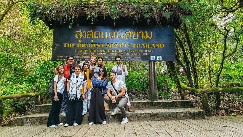 Chiang Mai: Doi Inthanon National Park Eco-Friendly Tour - The twin pagodas and their gardens