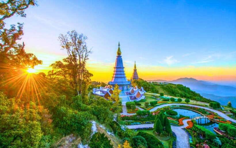 Chiang Mai: Doi Inthanon National Park Sightseeing Only - Hotel pickup and the road into the mountains