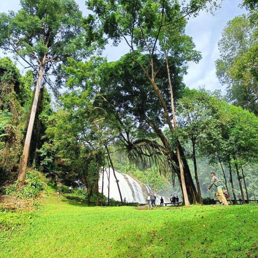 Chiang Mai: Doi Inthanon National Park & Waterfall Day Tour - Thailand’s highest point and the Ang Ga trail