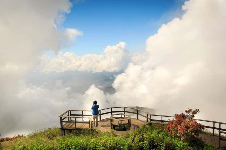 Chiang Mai: Doi Inthanon National Park, Waterfall & Lunch - The summit marker and cool mountain air