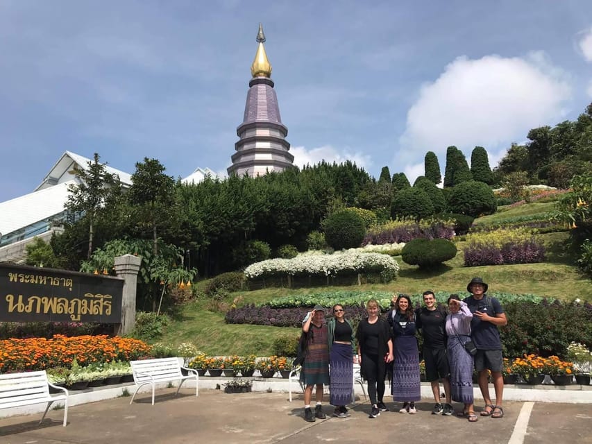 Chiang Mai: Doi Inthanon Park and Pha Dok Siew Hike Day Trip - Karen village coffee and a look at local life