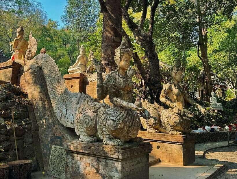 Chiang Mai: Doi Suthep and Wat Pha Lat Temple Evening Tour - Why the evening schedule works