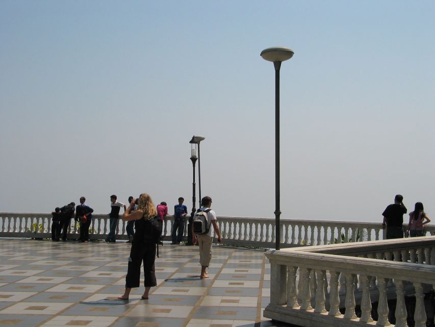 Chiang Mai: Doi Suthep National Park Leisure Hiking & Biking - Wat Phra That Doi Suthep at 3,600 feet