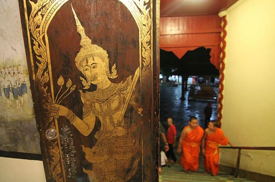 Chiang Mai: Doi Suthep & Wat Umong Twilight Tour with Pickup - FAQ