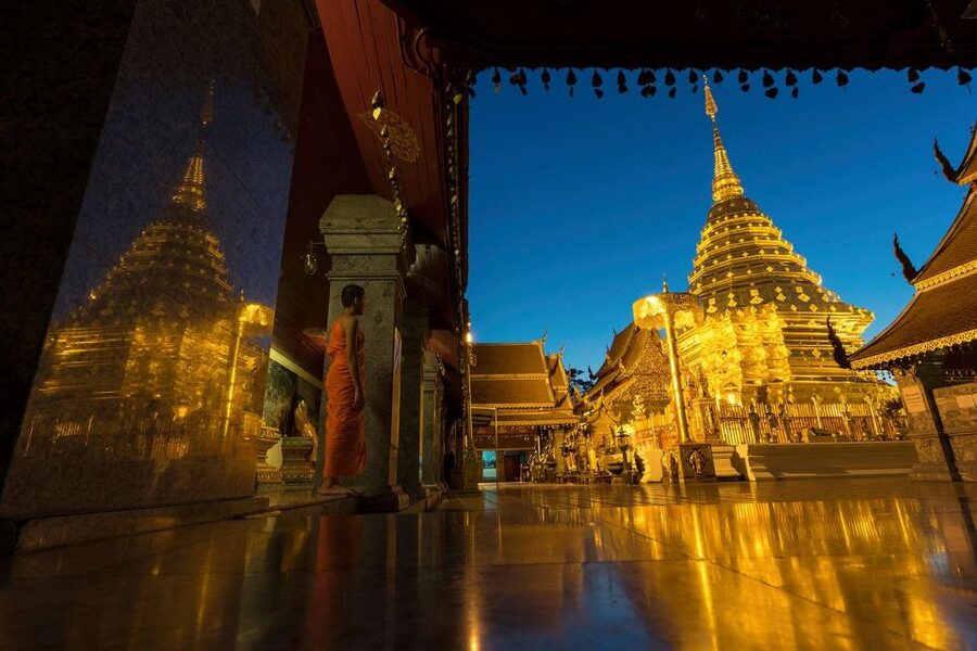 Chiang Mai: Doi Suthep & Wat Umong Twilight Tour with Pickup - Who will get the most from this temple tour