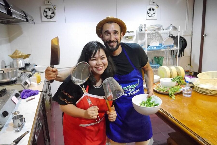 Chiang Mai: Evening Cooking Class and Local Market Visit - A short stop at the organic garden