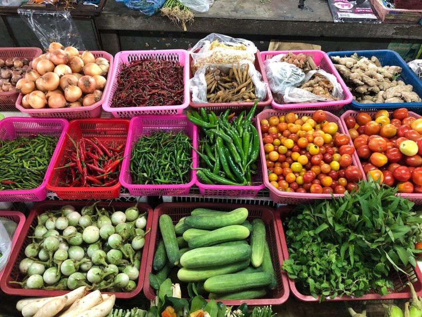 Chiang Mai: Evening Cooking Class and Local Market Visit - Cooking in an air-conditioned studio