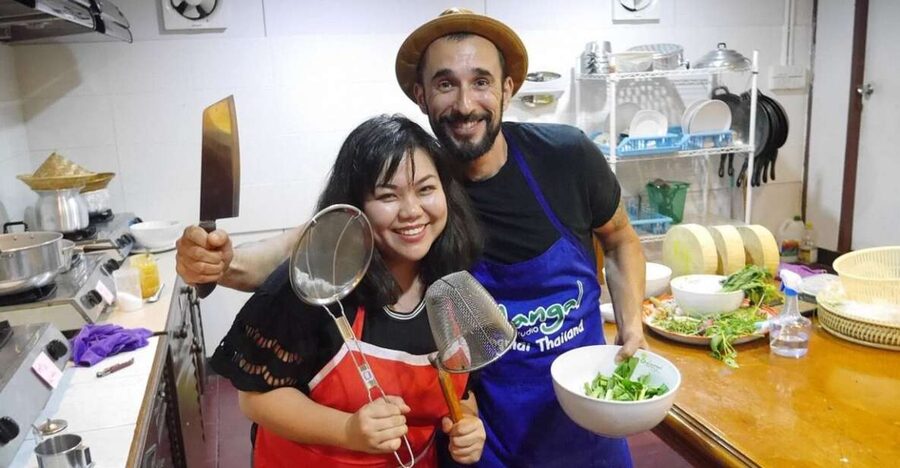 Chiang Mai: Evening Cooking Class and Local Market Visit - Choosing dishes that suit your taste
