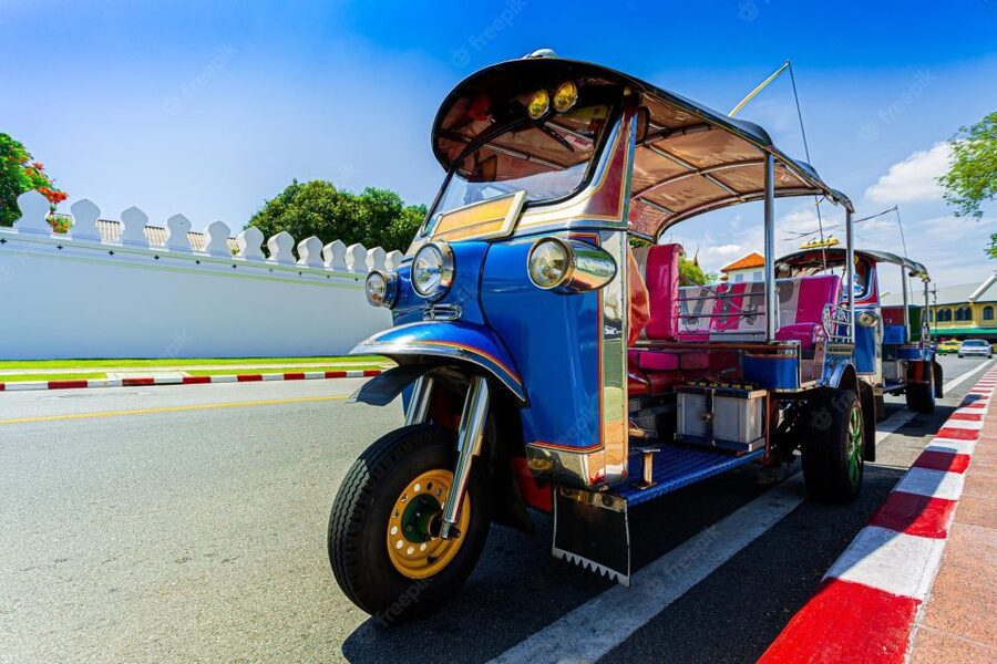 Chiang Mai: Exploration of Old City by Private Tuk-Tuk - Wat Chedi Luang and the city’s old center
