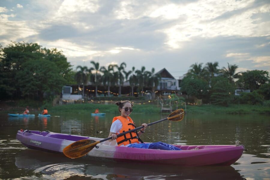 Chiang Mai:Explore kayaking through Mae Ping River on sunset - Bridges, birds, and the changing city view