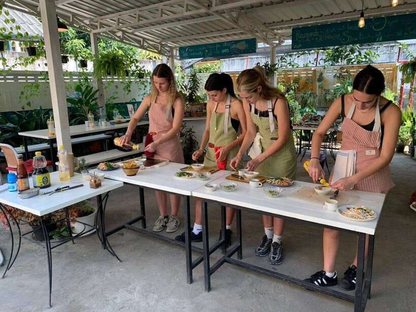 Chiang Mai: Half Day Cooking Class at Organic Farm - The local market is more useful than a quick photo stop
