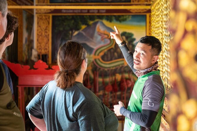 Chiang Mai: Historic Old City Bike Tour - Morning or Night - Three Kings Monument and the making of Chiang Mai