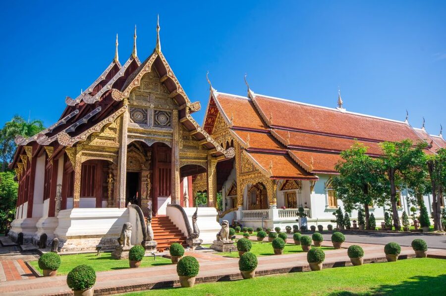 Chiang Mai: Historic Old City Bike Tour - Morning or Night - A market stop with simple local tastes