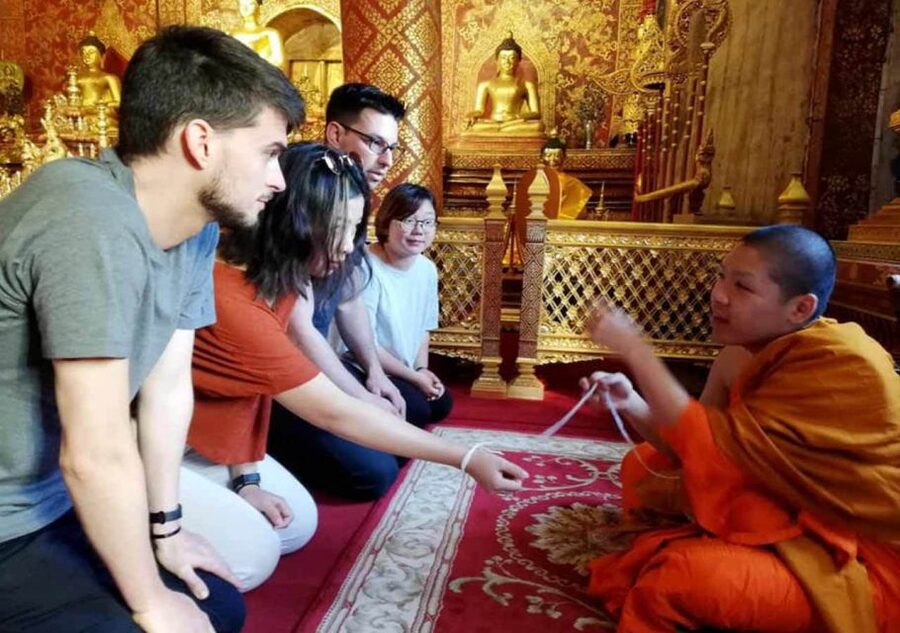 Chiang Mai: History & Mouth Watering Food Tour - The final stop at Warorot Market