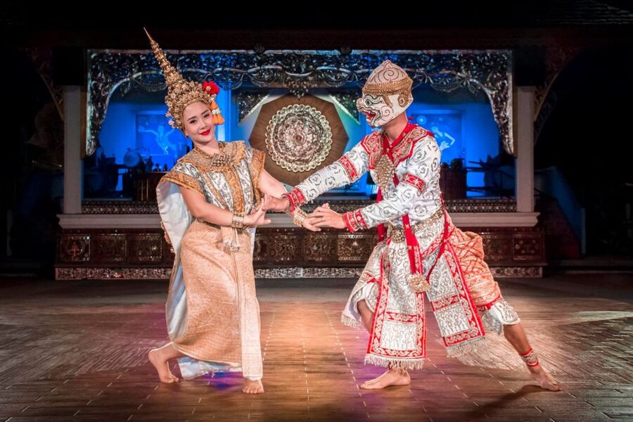 Chiang Mai: Khan Toke Traditional Meal & Dancing Performance - Arriving at Khum Khantoke restaurant