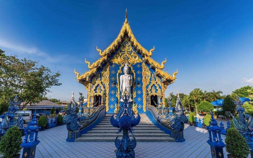 Chiang Mai: Lalita Cafe & White, Blue, Big Buddha Temples - The Long Neck Karen visit requires a clear choice