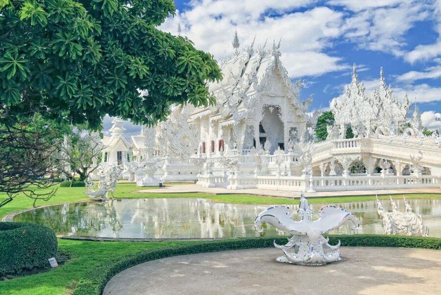 Chiang Mai: Long Neck Village & Chiang Rai’s Iconic Temples - Guide quality and group experience