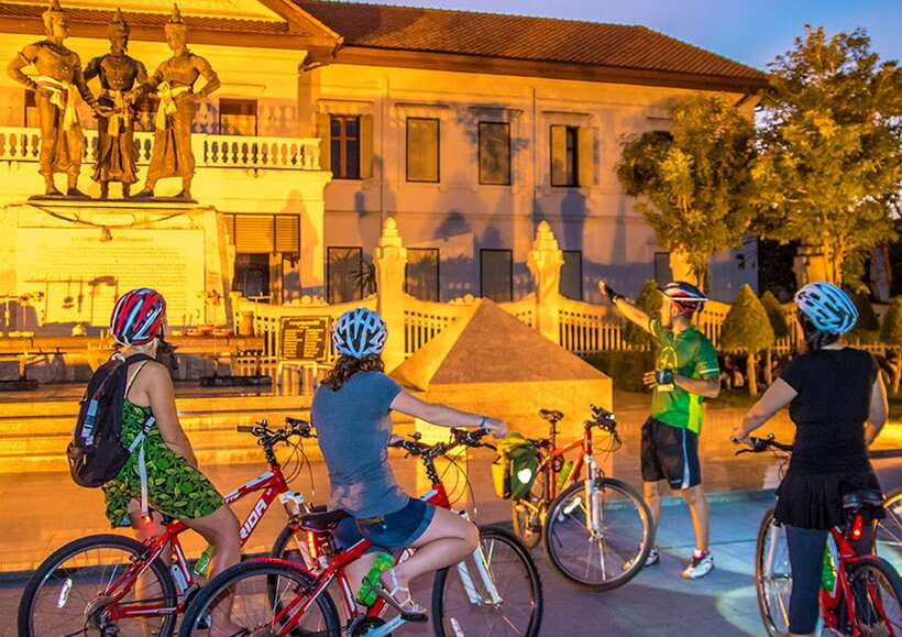 Chiang Mai: Private Historic Old City Bike Tour - Night - Wat Chiang Man or Wat Lok Molee