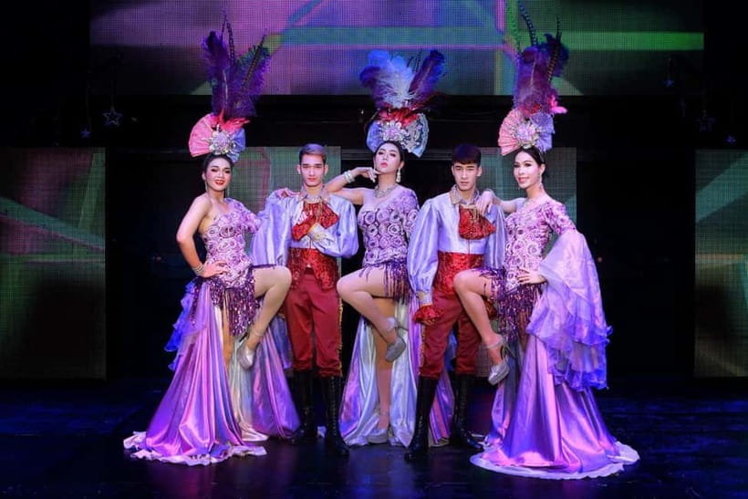 Chiang Mai: Siam Dragon Cabaret Show with Optional Transfer - The post-show photo line and tipping