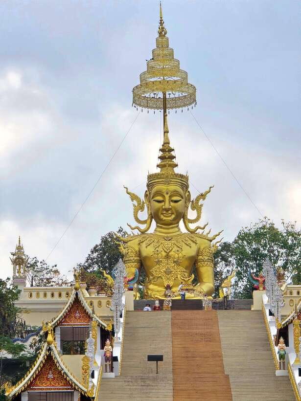 Chiang Mai: Sticky Waterfall scenic loop unseen lake &temple - Wat Phra That Chom Kitti and the final viewpoint