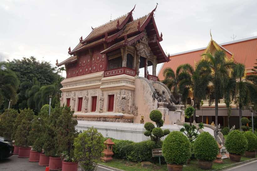 Chiang Mai: Temple And City Walking Tour Part I - Buddhism explained in plain language