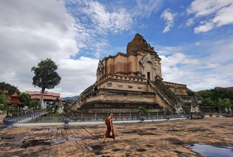 Chiang Mai: Temple And City Walking Tour Part I - Starting with Wat Chedi Luang