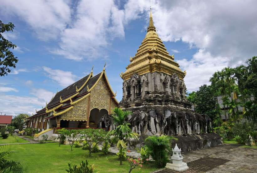 Chiang Mai: Temple & City Tour Part II - Learning Buddhism from guides with monk experience
