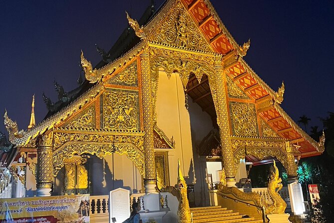 Chiang Mai Temples and Market Tuk-Tuk Evening Night Tour - Meeting at Thapae and riding into the old city