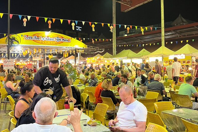 Chiang Mai Temples and Market Tuk-Tuk Evening Night Tour - Wat Phan Tao and the appeal of a smaller stop