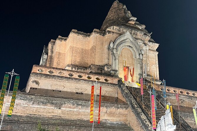 Chiang Mai Temples and Market Tuk-Tuk Evening Night Tour - Wat Phra Singh: a strong opening temple