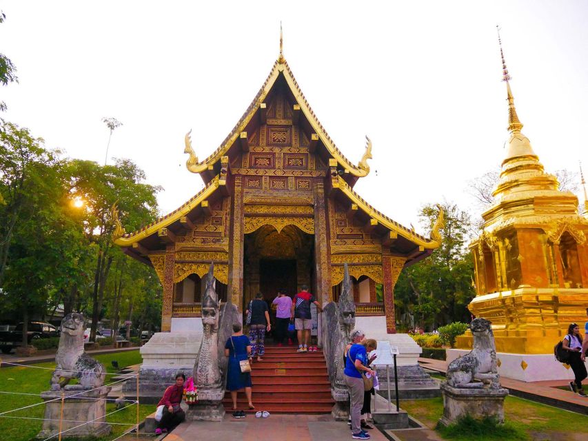 Chiang Mai: Temples and Street Food Night Tour by Tuk Tuk - The Three Kings Monument and Chiang Mai’s origin story