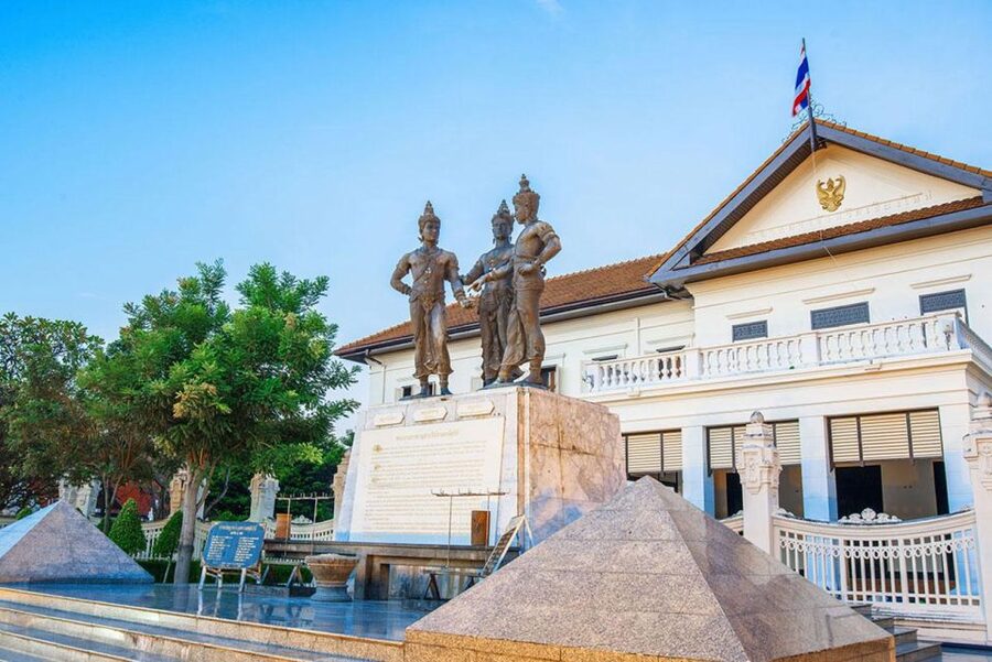 Chiang Mai: Temples and Street Food Night Tour by Tuk Tuk - Who will get the most from this experience