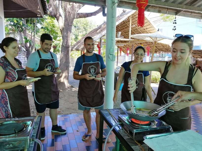 Chiang Mai: Thai Cooking and Market Tour with Lanna Smile - Six choices, from Massaman to mango sticky rice