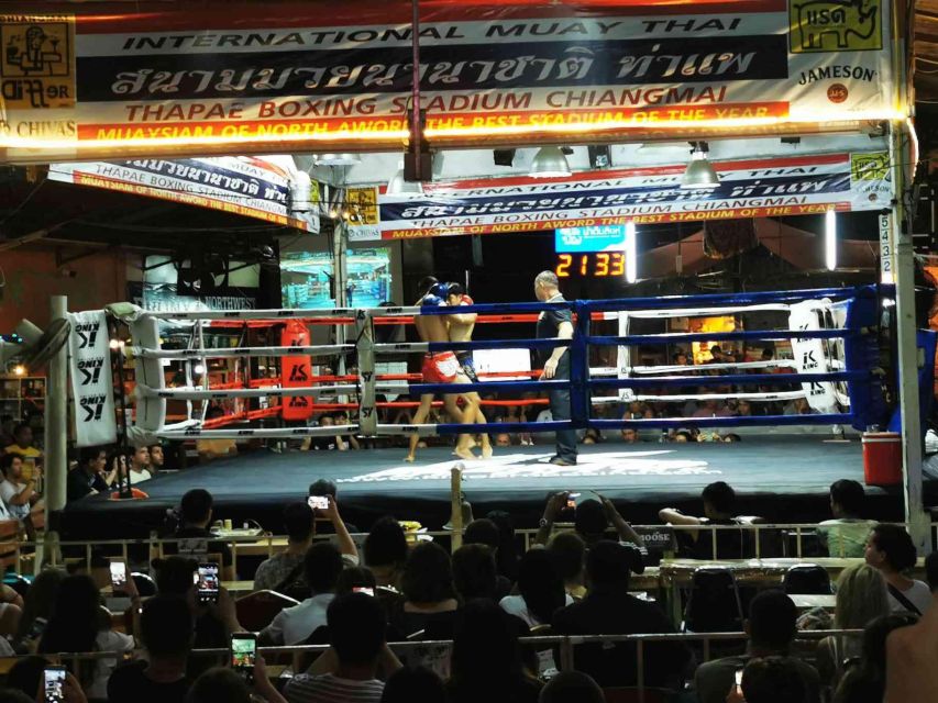 Chiang Mai: Thapae Boxing Stadium Muay Thai Match Ticket - What the crowd and atmosphere are like