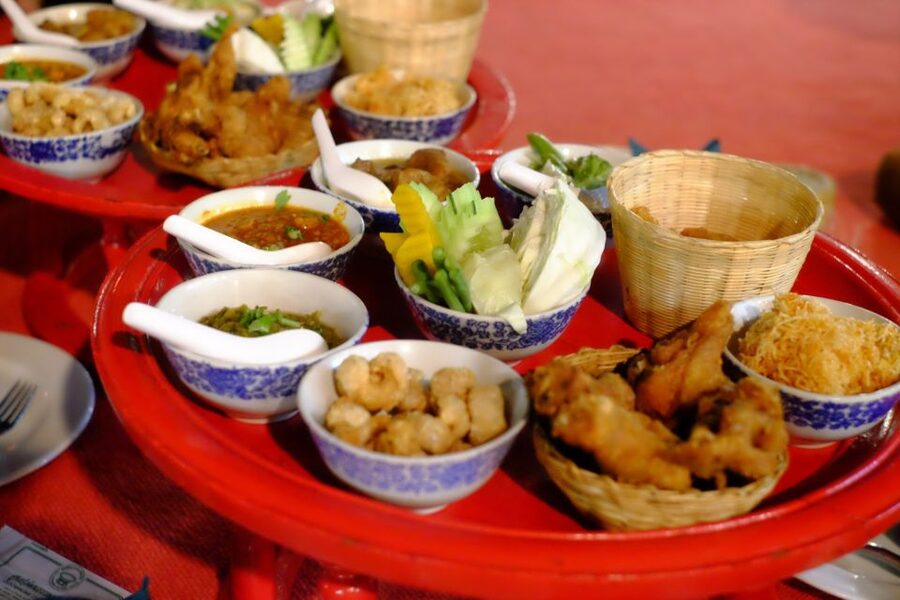 Chiang Mai Traditional Khan Toke Meal & Cultural Performance - Four dances that carry the evening