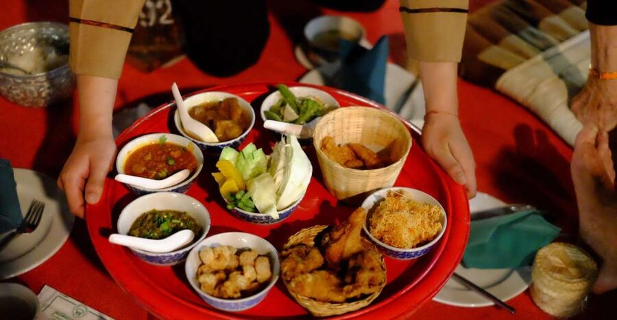 Chiang Mai Traditional Khan Toke Meal & Cultural Performance - Muang Mai Market before the show