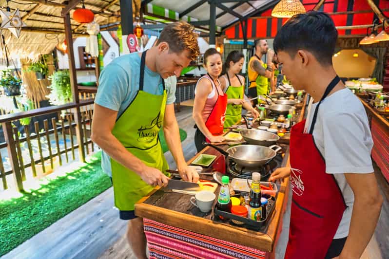 Chiang Mai: Traditional Thai-Akha Cooking Class& Market Tour - Key points at a glance