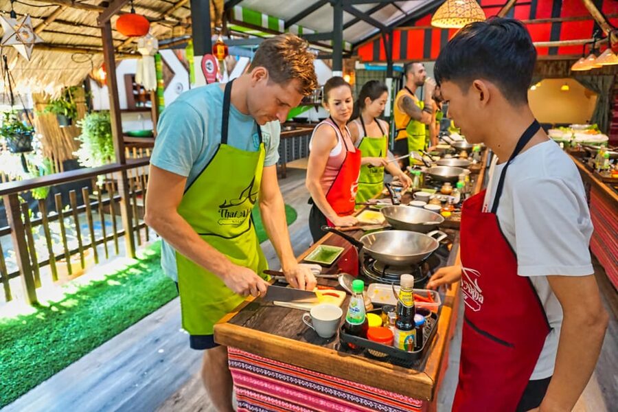 Chiang Mai: Traditional Thai-Akha Cooking Class& Market Tour - Should you book Thai Akha Kitchen?