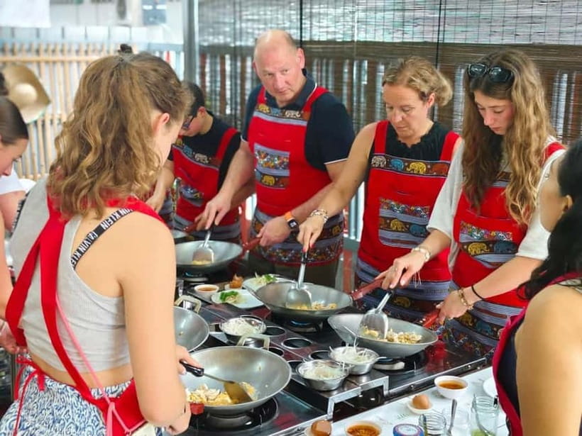 Chiang Mai: Traditional Thai Cooking Class with Market Tour - Sticky rice, mango, and the sweet finish