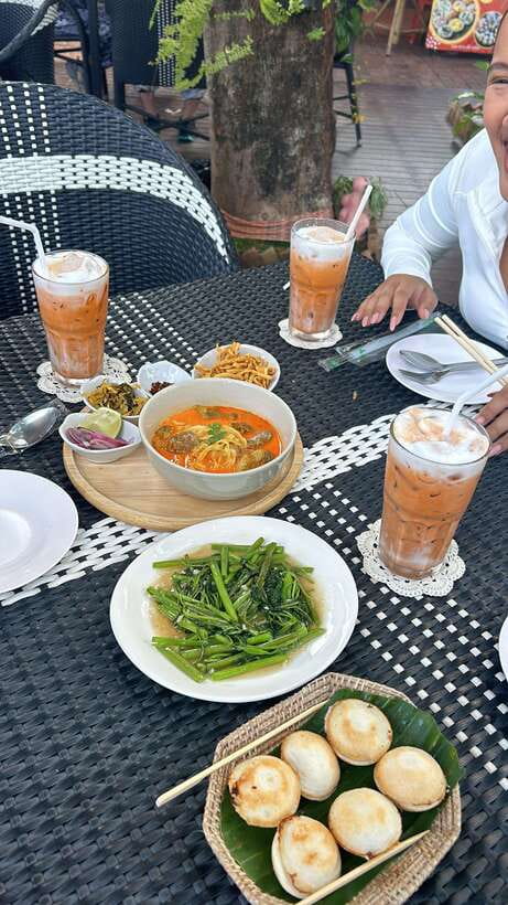Chiang Mai: Walking Food Tour - Khao soi in an unforgettable setting