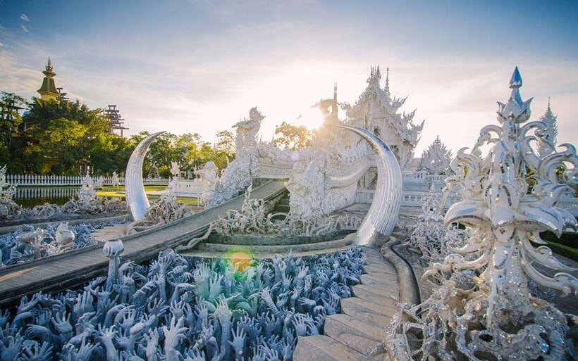 Chiang Mai: White, Blue & Big Buddha Temples in Chiang Rai - Lunch with a Thai buffet