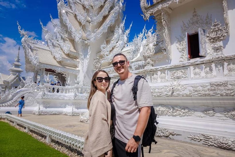 Chiang Mai: White, Red/Black & Blue Temples Tour with Lunch - Who should book this Chiang Rai day trip?
