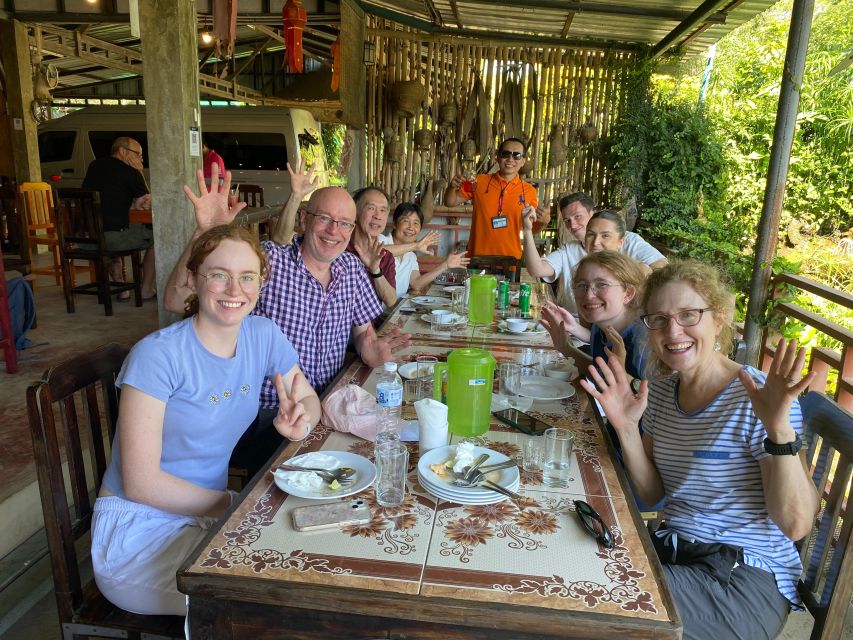 Chiang Rai Guide: Popular 7places 3Colors ,Golden Triangle - Karen village: an encounter that deserves care