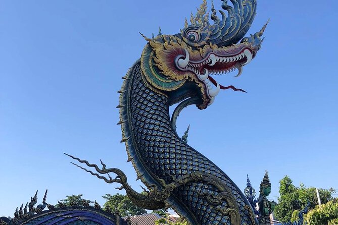 Chiang Rai Temples: Private Tour from Chiang Mai - Lunch at a local restaurant