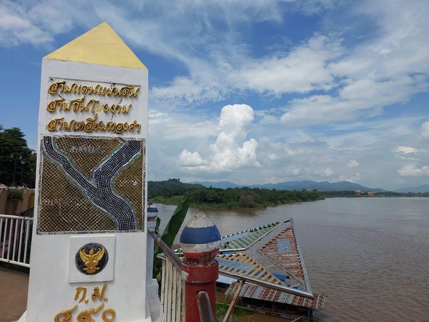 Chiang Rai: Top Temples & Signature Attractions ~Free Buffet - The Thai buffet and what is included